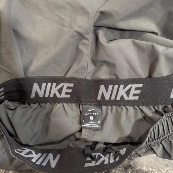 Men's Gray Nike Dri Fit Shorts (XL) - Picture 7 of 8
